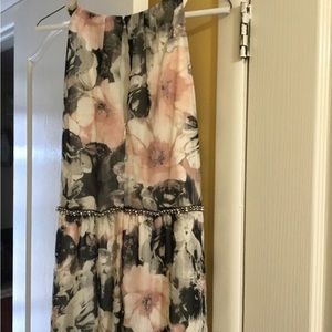 Beautiful & elegant - Comfy cool, great for outdoor concerts